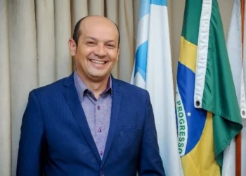 Com nomeação no Hospital de Augustinópolis, Júlio Oliveira formaliza ingresso no grupo palaciano; ex-prefeito era ligado a Amélio