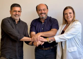 Em pré-campanha à Câmara, Sandoval fecha dobradinha com Claudia Lelis e soma novos apoios em Palmas e Praia Norte