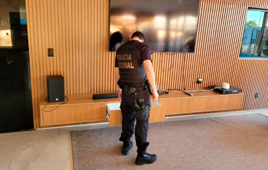 Polícia Federal cumpre quatro mandados de busca e apreensão que investigam crimes eleitorais ocorridos nas eleições municipais de 2024 em Araguaína