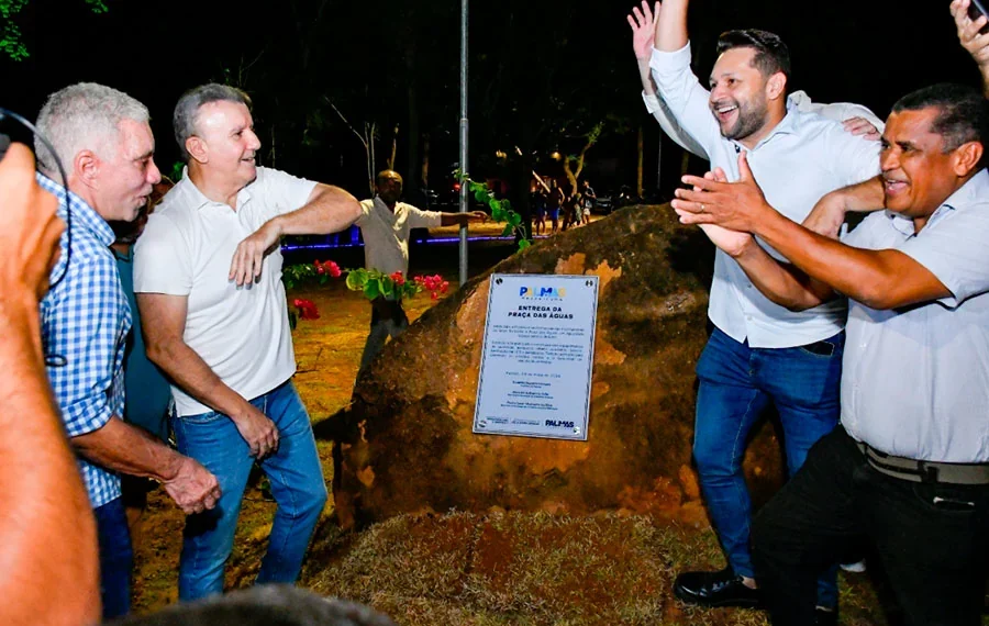 Após revitalização completa, prefeito de Palmas inaugura a Praça das Águas e entrega novo espaço para moradores do Bertaville