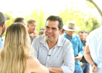 Ricardo Ayres retoma obras de creches ligadas ao ex-senador João Ribeiro, paralisadas há mais de uma década