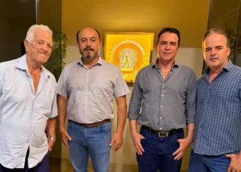 Sandoval Cardoso se reúne com família do Supermercado São Judas Tadeu e destaca importância do empreendedorismo para o desenvolvimento de Colinas