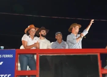 Após dividir palanque com Léo Barbosa em Santa Tereza, Vicentinho Júnior fala em união do grupo com o fim das eleições: “Todos os líderes são fundamentais”