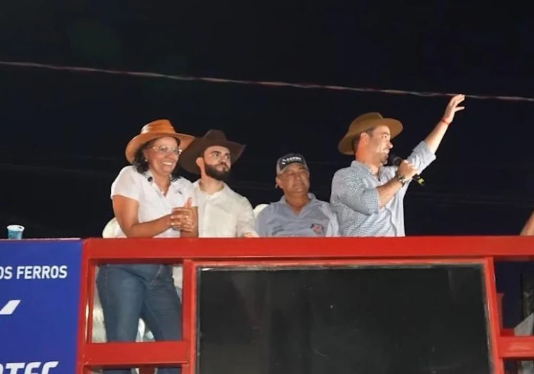 Após dividir palanque com Léo Barbosa em Santa Tereza, Vicentinho Júnior fala em união do grupo com o fim das eleições: “Todos os líderes são fundamentais”