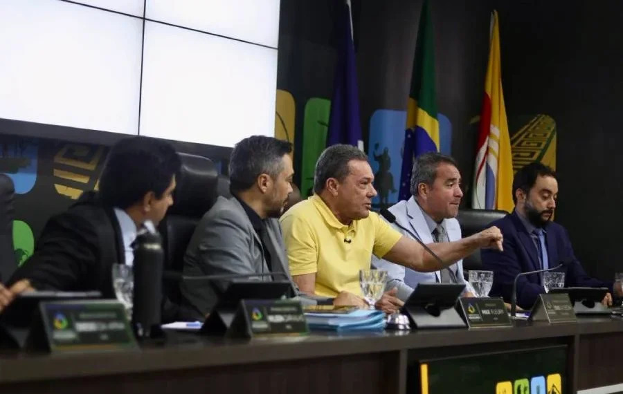 Vanderlei Luxemburgo defende esporte e educação como caminhos para formar jovens no Tocantin