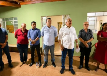 Laurez Moreira em agenda de pré-campanha em Santa Rosa do Tocantins (Foto: Divulgação)