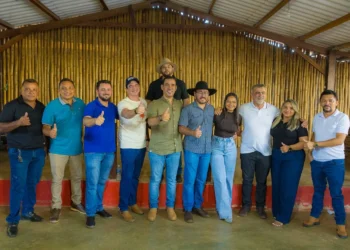 Vicentinho, Amélio e Guimarães garantem apoio do prefeito, da vice e cinco vereadores de Santa Maria do Tocantins