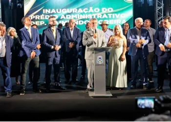 Presidente da Aleto, Amélio Cayres, na inauguração do prédio Deputado Raimundo Moreira