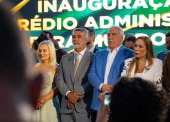 Presidente da Aleto, Amélio Cayres, ao lado do vice-governador Laurez Moreira na inauguração do prédio Deputado Raimundo Moreira