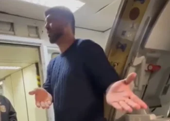 Prefeito de Carmolândia é retirado de aeronave pela PF por comportamento indisciplinado, relata G1