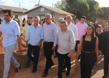 Ministro das Cidades entrega 100 casas do MCMV em Porto Nacional, vistoria obras em Araguaína e autoriza casas em Araguanã e Carrasco Bonito