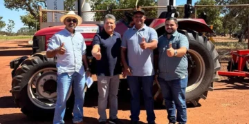 Trator é garantido para a Associação Rizada após articulação de Osires Damaso