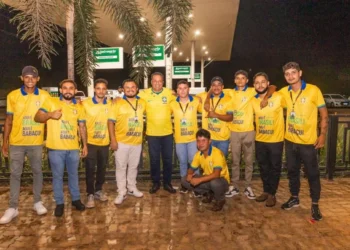 Em Dianópolis, Luxemburgo se reúne com população em noite de jogo do Brasil na Copa