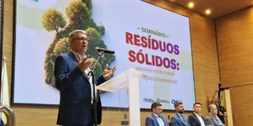 Em seminário sobre resíduos sólidos, presidente da ATM destaca esforços de gestores, frisa dificuldades e pede união dos Municípios