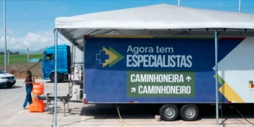 Ministério da Saúde leva unidade móvel com vacinação, exames e consultas para caminhoneiros em rodovia do Tocantins