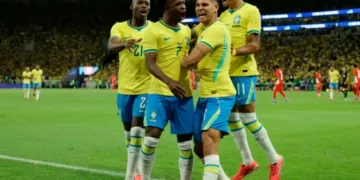 Governador decreta ponto facultativo no período da tarde na 2ª para que servidores acompanhem o jogo da seleção brasileira