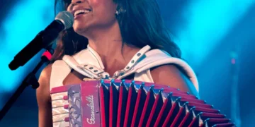 Lucy Alves é destaque da abertura do 34º Arraiá da Capital nesta quinta-feira; confira a programação completa