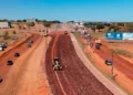 Com investimento de R$ 4,25 milhões, Avenida Siqueira Campos em Palmas recebe recapeamento em CBUQ; prazo de execução é de 90 dias
