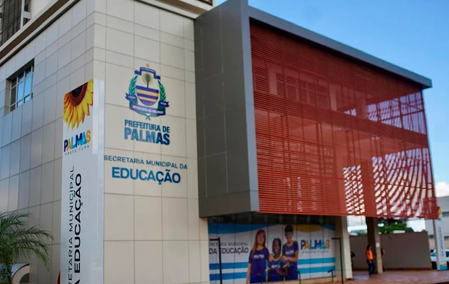 Semed publica 106 progressões horizontais, 21 progressões verticais e duas gratificações por titularidade a servidores da Educação