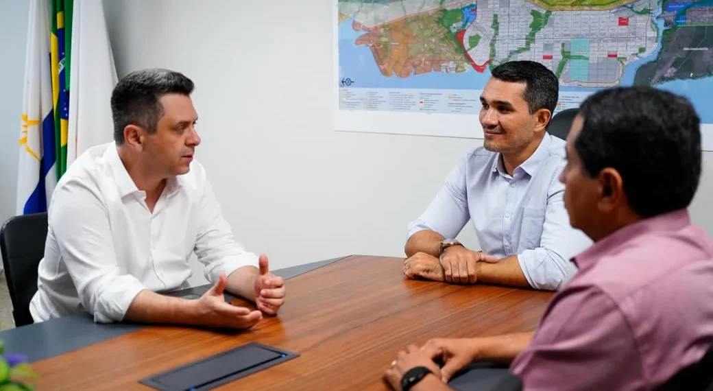 Tiago Dimas em reunião com representantes da Prefeitura de Palmas (Foto: Divulgação/Asocm)