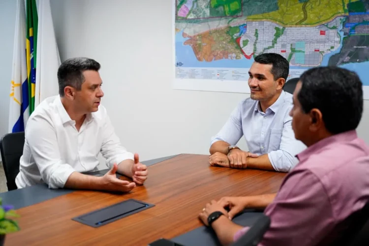 Tiago Dimas em reunião com representantes da Prefeitura de Palmas (Foto: Divulgação/Asocm)