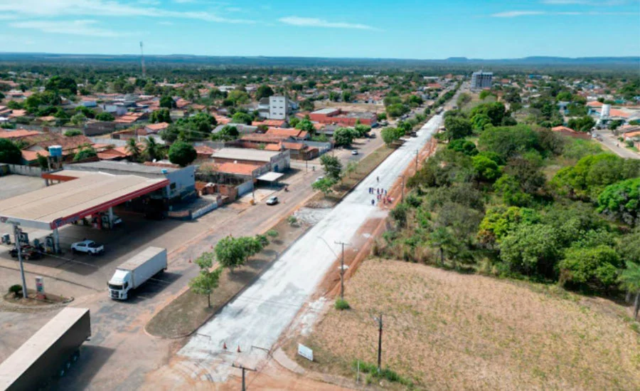 Com recurso de mais de R$ 7,5 milhões, governador vistoria obras de revitalização da TO-342 em Miracema e Miranorte e anuncia investimento na educação