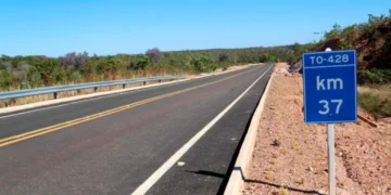 Governo entrega novo trecho da TO-428 e assina ordens de serviço para construção de duas pontes de concreto sobre os rios Gameleira e Grande