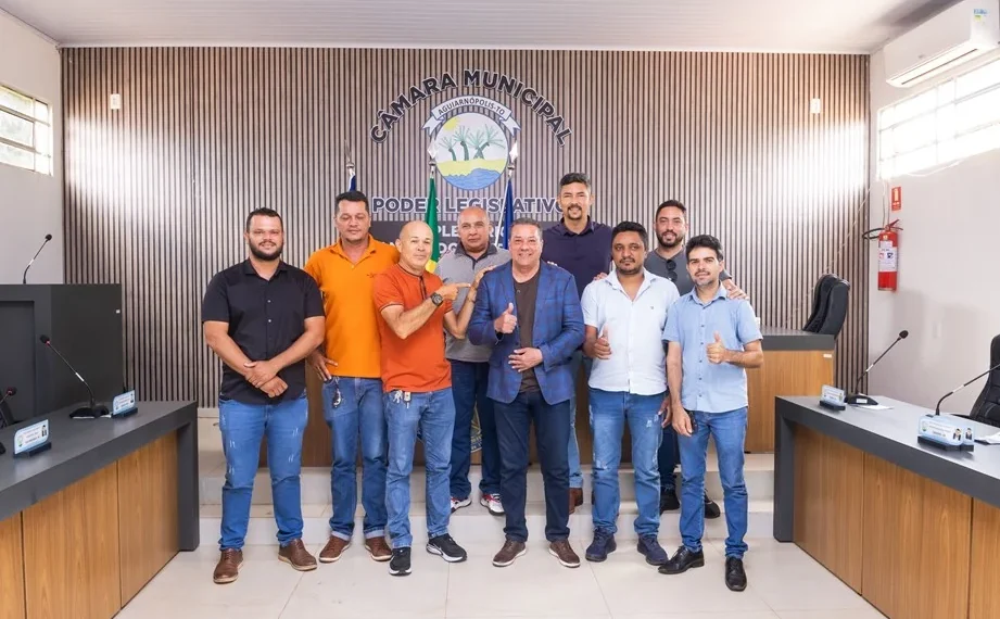 Vanderlei Luxemburgo fortalece construção política ouvindo vereadores no Bico do Papagaio