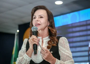 Dorinha Seabra se posiciona favorável ao fim da escala 6×1, mas defende solução que “garanta segurança aos setores produtivos”