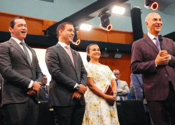 Ao lado do pastor Amarildo, Vicentinho e Guimarães prestigiam programação da Nação Madureira do Tocantins
