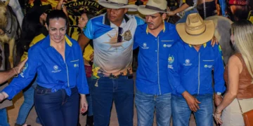Ao lado de Vicentinho, Cinthia Ribeiro prestigia Cavalgada de Almas e sugere investimentos em ecoturismo