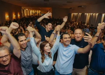 Senadora Dorinha Seabra e governador Wanderlei Babosa em evento do Republicanos (Foto: Divulgação)