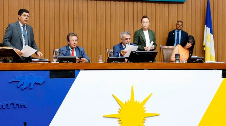Deputados estaduais aprovaram PEC que dispõe sobre a organização do Poder Legislativo