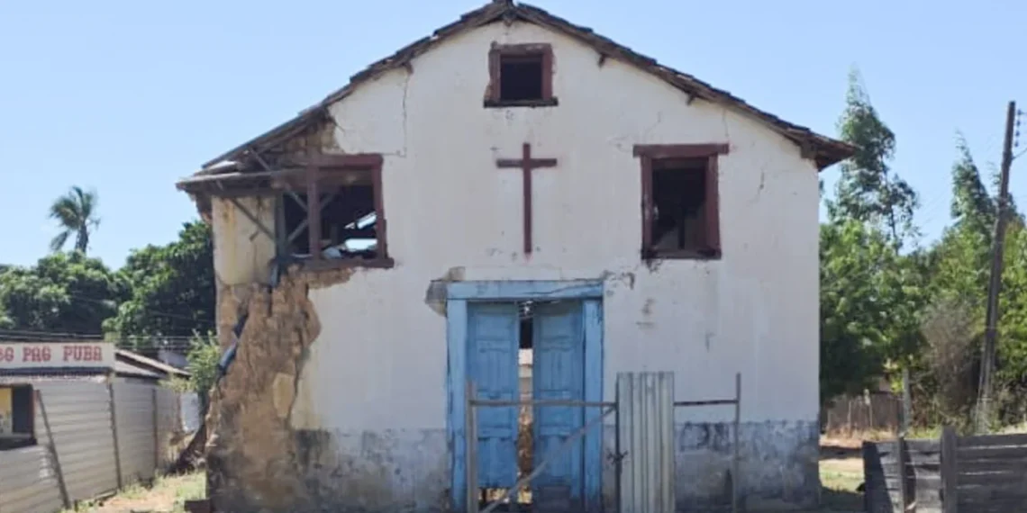 MPE cobra medidas urgentes de Chapada da Natividade e de Paróquia para evitar desabamento de Igreja do século XVIII