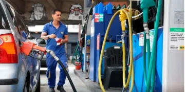 Subsídio de R$ 0,44 por litro da gasolina é prorrogado por 30 dias