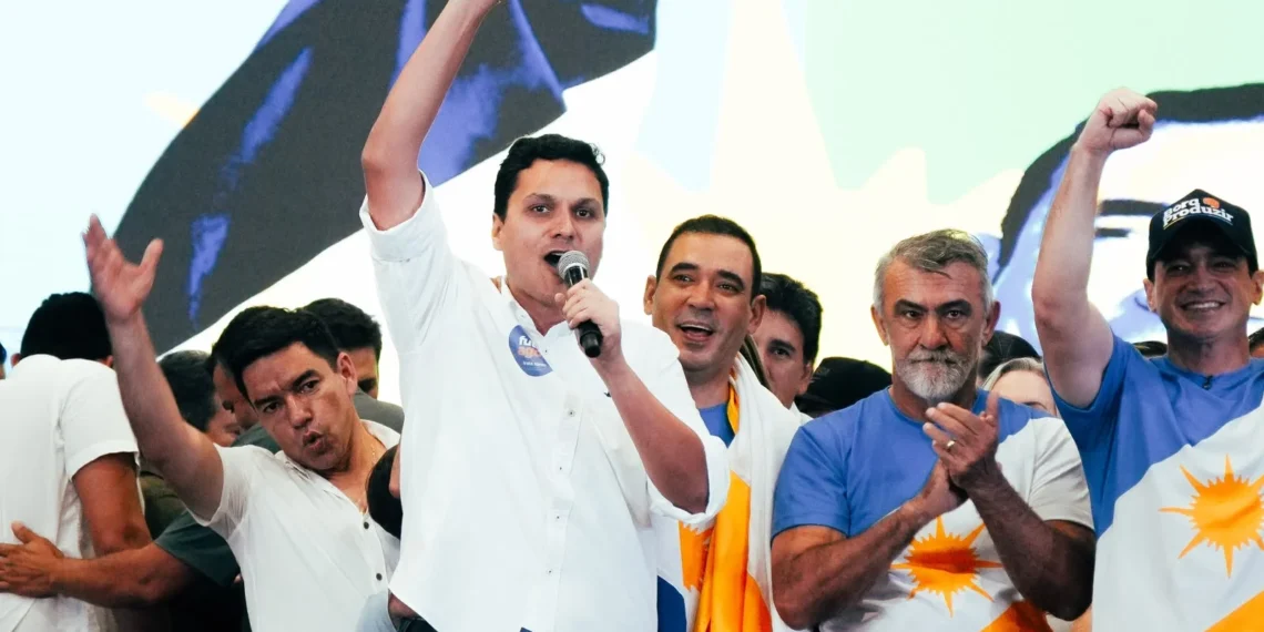 Iratã Abreu no evento de lançamento da pré-candidaturas majoritárias do grupo em Araguaína