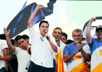 Iratã Abreu no evento de lançamento da pré-candidaturas majoritárias do grupo em Araguaína