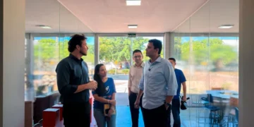 Iratã Abreu visita Agência de Inovação da UFT e reforça compromisso com a tecnologia no Tocantins