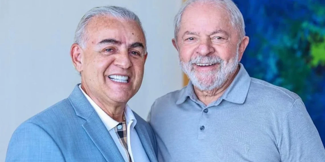 Pré-candidato ao Senado, Paulo Mourão, com o presidente Lula da Silva (Foto: Divulgação)