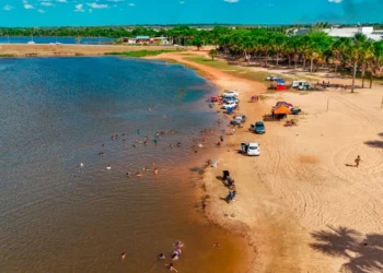 Com monitoramento realizado pelo Laboara, Prainha da Via Lago está liberada para banho e atividades recreativas