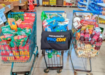 Procon apreende mais de 17 mil produtos impróprios para consumo em supermercados de 35 municípios; confira a pesquisa