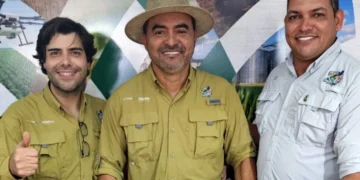 Secretário da Pesca e Aquicultura, Rodrigo Ayres, com o governador Wanderlei Barbosa