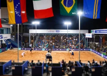 Torneio Internacional de Beach Tennis reúne gerações na Arena SESI Esporte
