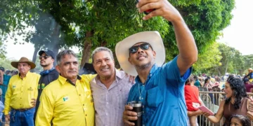 Vanderlei Luxemburgo em agenda em Filadélfia (Foto: Divulgação)