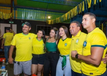 Vanderlei Luxemburgo assiste Brasil e Noruega com torcedores em Araguaína pelas oitavas da Copa