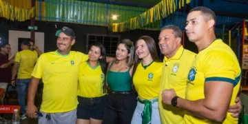 Vanderlei Luxemburgo assiste Brasil e Noruega com torcedores em Araguaína pelas oitavas da Copa