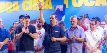 Vicentinho Júnior, Amélio Cayres e Alexandre Guimarães em agenda em Dianópolis (Foto Divulgação/Ascom)