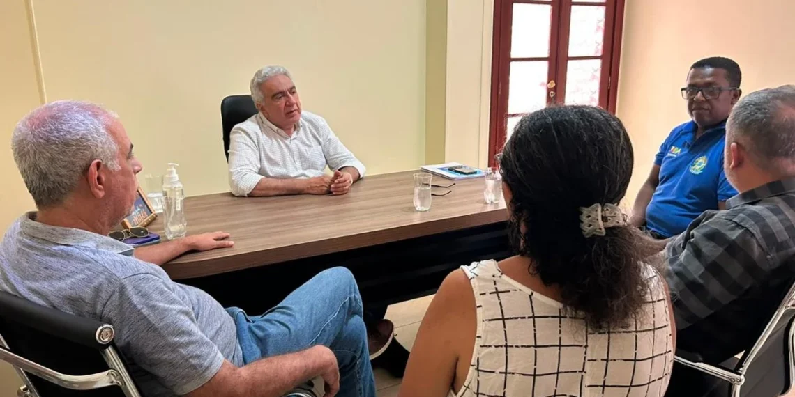 Laurez Moreira em reunião com representantes do Ministério do Desenvolvimento Agrário e Agricultura Familiar